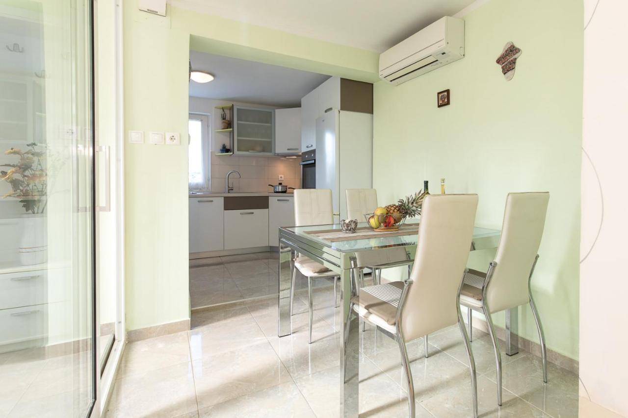 Beach Apartment Кърк Екстериор снимка