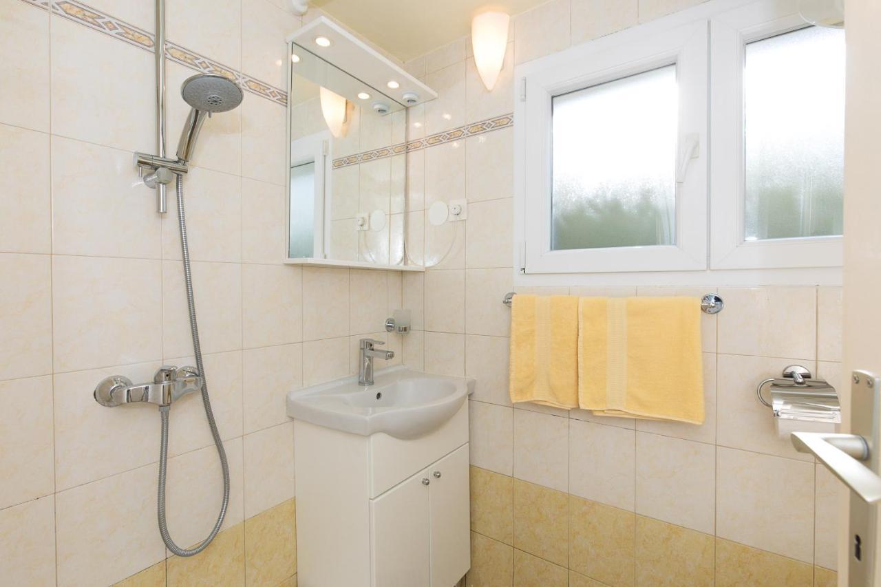 Beach Apartment Кърк Екстериор снимка