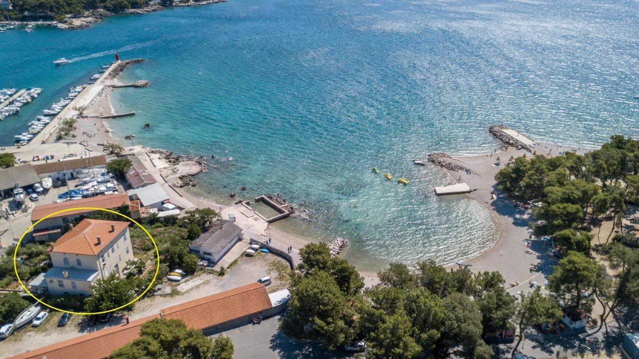 Beach Apartment Кърк Екстериор снимка